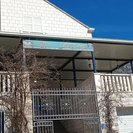 Guest house Marin San